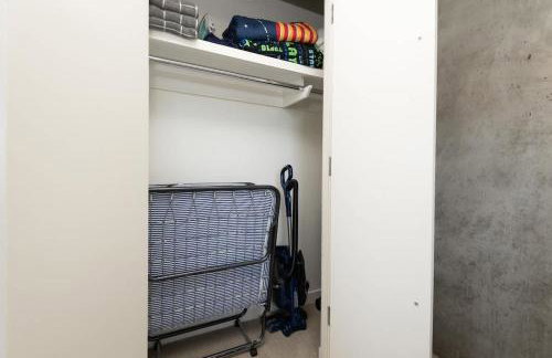 2Bed Apt View of Hollywood Sign & Rooftop Pool - Foto 17