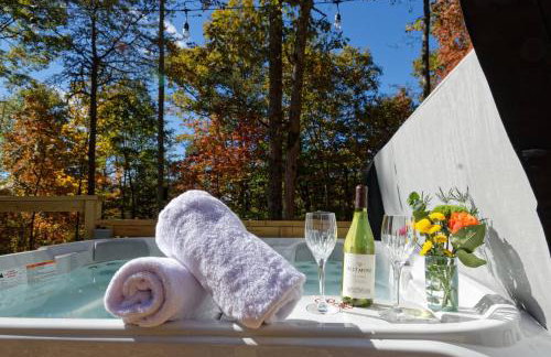 Luxury Mirror House-private, hot tub, 1 way glass - Foto 5