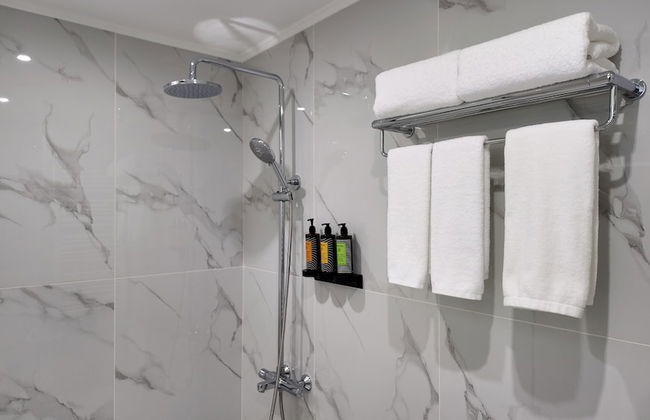 CC LUX Suites - Photo 80