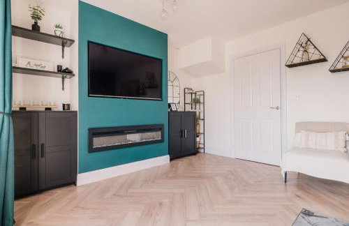 Beautiful 3 Bedroom Home Near Worcester - Photo 44