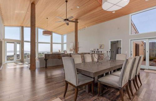 Expansive Ocean-View Retreat with Home Theatre & Spa - Foto 16