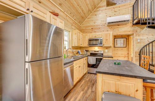 Hike and Fish Marlinton Cabin with Fire Pit and Views! - Foto 6