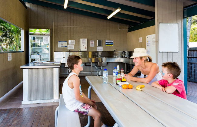 Main Beach Tourist Park - Photo 53