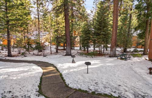 Sierra Pines Retreat - Sleeps 6 - Foto 35