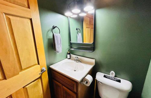 14 Guest 7 Bed 4 BR Lakefront Cabin w Hot Tub - Foto 23