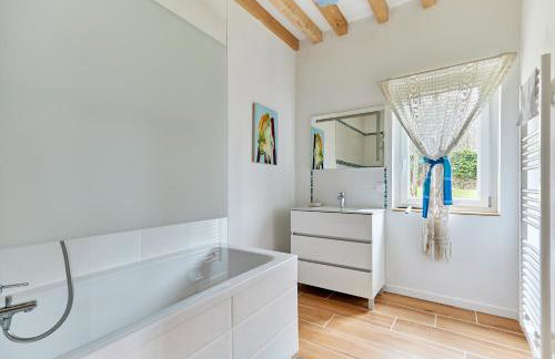 La Tourelle de Saint Michel de Livet - Parking - Foto 6