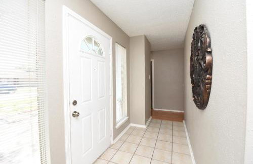 10 Minutes from IAH and Mall, Newly Rehabbed - Foto 43