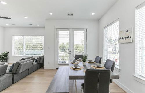 Modern Luxury retreat in downtown - Photo 29