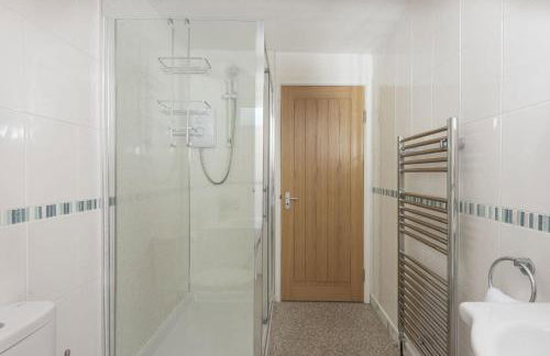 Bridge Apartment - Free Parking & WiFi - Near Perranporth Beach - Foto 21