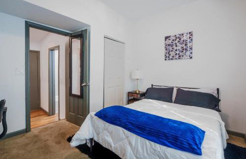 Stylish & Quiet 3BD Sleeps 8 Near Stadium & Downtown - Foto 13