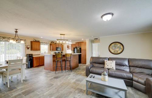 Efficiently Equipped Lewis Home Deck and Gas Grill! - Foto 5