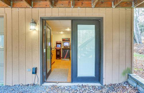 Secluded Family Cabin with Fire Pit in Lake Ariel! - Foto 26