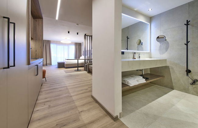 LH Suites Aparthotel - NEW since 2025 - Photo 31