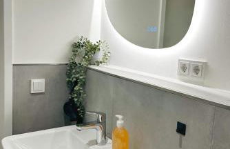 Stylish Apartment near Binnenalster for up to 8 Guests - Foto 11