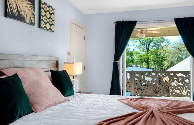 Spacious Retreat & Game Room Sleeps 12 - Foto 13