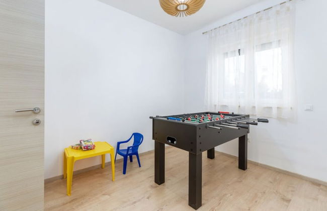 Paula - With Pool - H - Photo 23