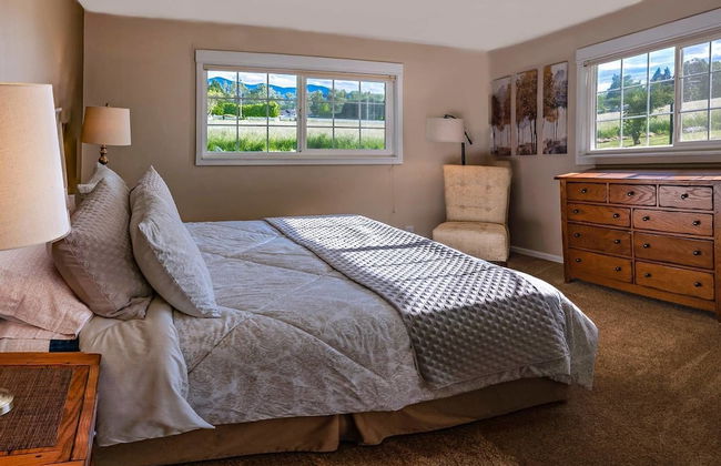 Racing Horse Ranch with Unlimited Golf - Photo 7