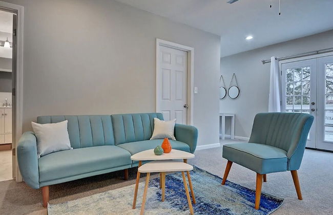 Spacious 6BR/3BA House w/ Parking! Sleeps 20! - Foto 50