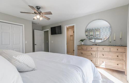 NEWLY Renovated Short Walk to Beach and Beach Club - Sleeps 12 - Foto 30