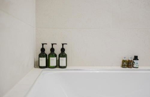 Stylish Retreat with Private Garden in Tetbury - Foto 118