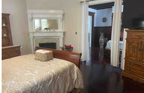 Charming Victorian Home in the Heart of White Plains - Foto 13