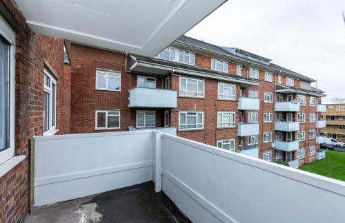 Queens Lodge - Photo 8