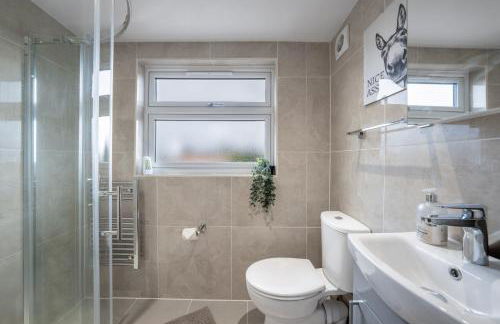 Newmarket House 5 Bedroom 5 En-suite Free Parking - Foto 4