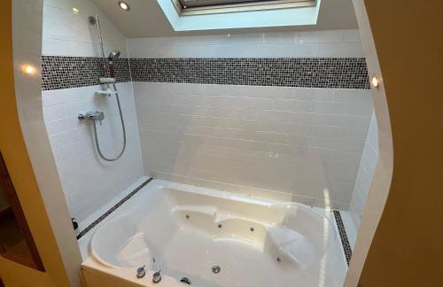 Woodland View with Hot Tub and Snooker Table - Foto 8