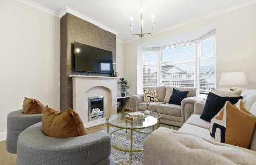 NEW 4 Beds Huge Driveway for LWBs Group Base Willenhall Bilston Junction 10 M6 A454 Keyway Junction A463- Wolverhampton Walsall--Bloxwich - I54 Business Park-Molineux Stadium - BY Samina - ARZ Stays - Regular Work & Long Stays Available - Foto 37