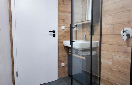 ALFA Stuttgart 2Z-Apartment 4 Betten SmartTV WLAN nahe Wasen Daimler l Bad & Küche l 2BR 4 beds kitchen bathroom - Foto 12