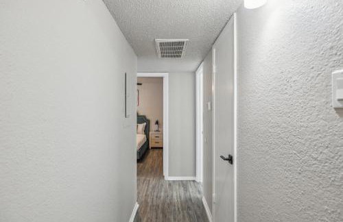 The Landry 276 Spacious and Cozy 2 Bedroom 1bth - Foto 17