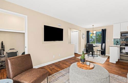 New! Cozy Upper 1BR Flat near Downtown Roseville - Foto 13