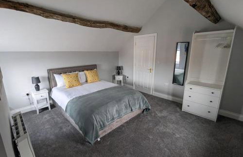 31 High Street - Modern & Stylish 2-bed Apartment - inc parking - Photo 9