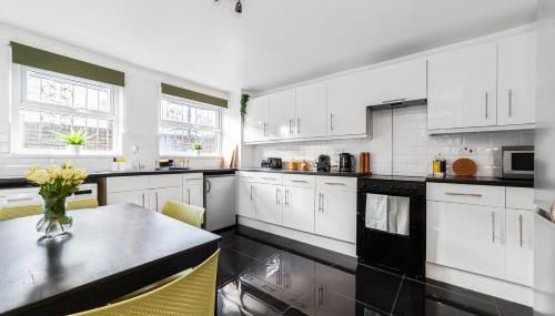 Arte Stays - 3-Bedroom Bright House London, Haggerston, Garden, Parking, 8 min walk to Haggerston Station, weekly or monthly stays, serviced accommodation - 7 guests - Foto 2, stove, dishwasher, pet friendly, toaster, minibar
