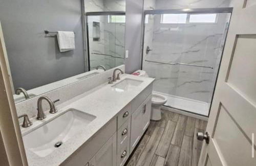 PHX Airport 9BR, 7BA, BBQ, events and pets Allowed - Photo 37