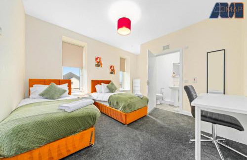 4 Bed Flat With Parking Sleeps 8 in Fife - Foto 4