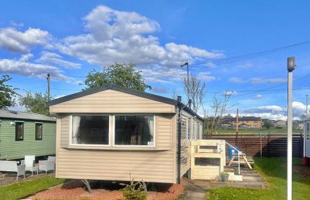 Two Bedroom Willerby Caravan Located in Uddingston, Glasgow at Maryville Caravan Site - Photo 17