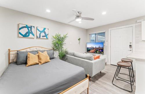 Prime West Downtown Studio and 1BR Suites w Free Parking, Washer, and Dryer - Foto 2