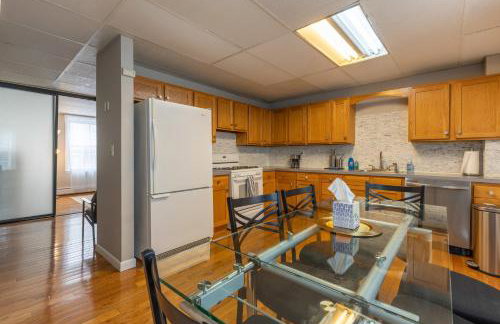 Central 3 Bed 1 Bath in Historic Building - Foto 1