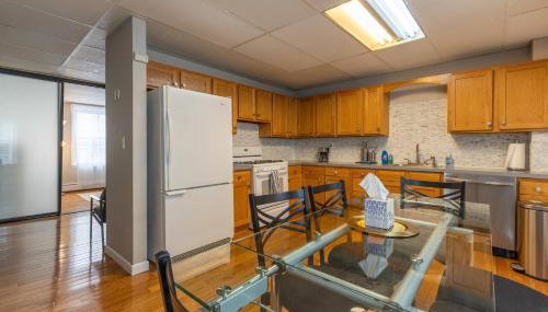 Central 3 Bed 1 Bath in Historic Building - Foto 1