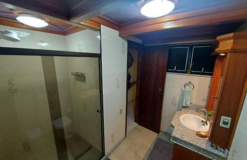 Apto 04 qtos, aconchegante, localizado em prédio frente Praia do Forte - Foto 3