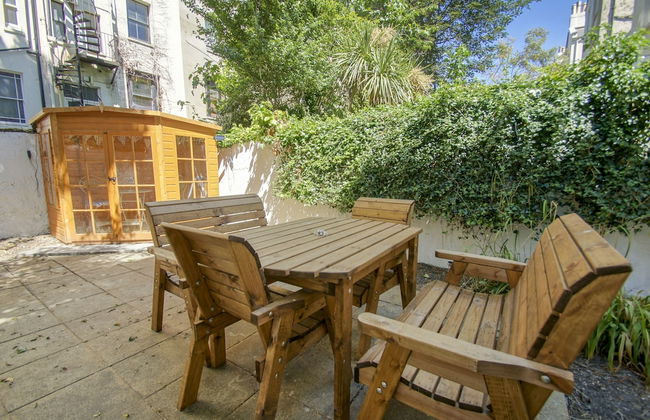 Brunswick Garden Studio Patio by Brighton Holiday Lets - Foto 12