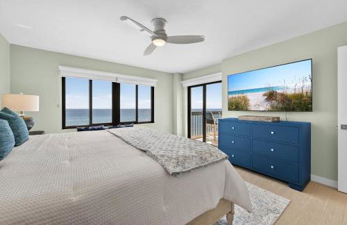 Renovated direct oceanfront condo with spacious balcony, heated pool, and garage parking - Foto 1