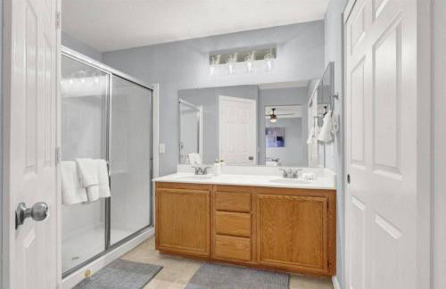 4BR Family Oasis with Gym and BBQ Near Vegas Strip - Photo 25