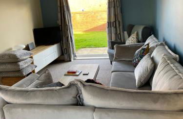 Stunning Large Detached Gloucester, 4 beds, 3 bedroom, 2 bathroom property, Nr Chelt, The Docks and Quays sleeps 6 - Photo 34
