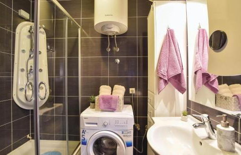 Cozy Home In Vojnic Sinjski With Sauna - Photo 37