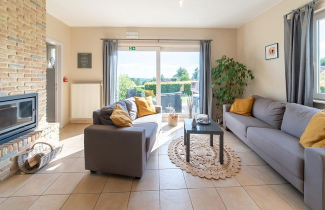 Detached House with Sauna & Hot Tub near Ski Resort & Nature Park - Photo 15