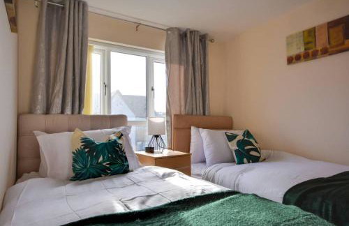 Runcorn - House - Sleeps 6 - Parking - Garden - Foto 11