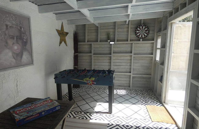 Isle Escape Retreat- Sleeps 4, Garden & Games Room - Foto 11