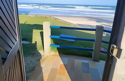 APTO PÉ na AREIA com Piscina - Centro Itanhaem - Foto 56